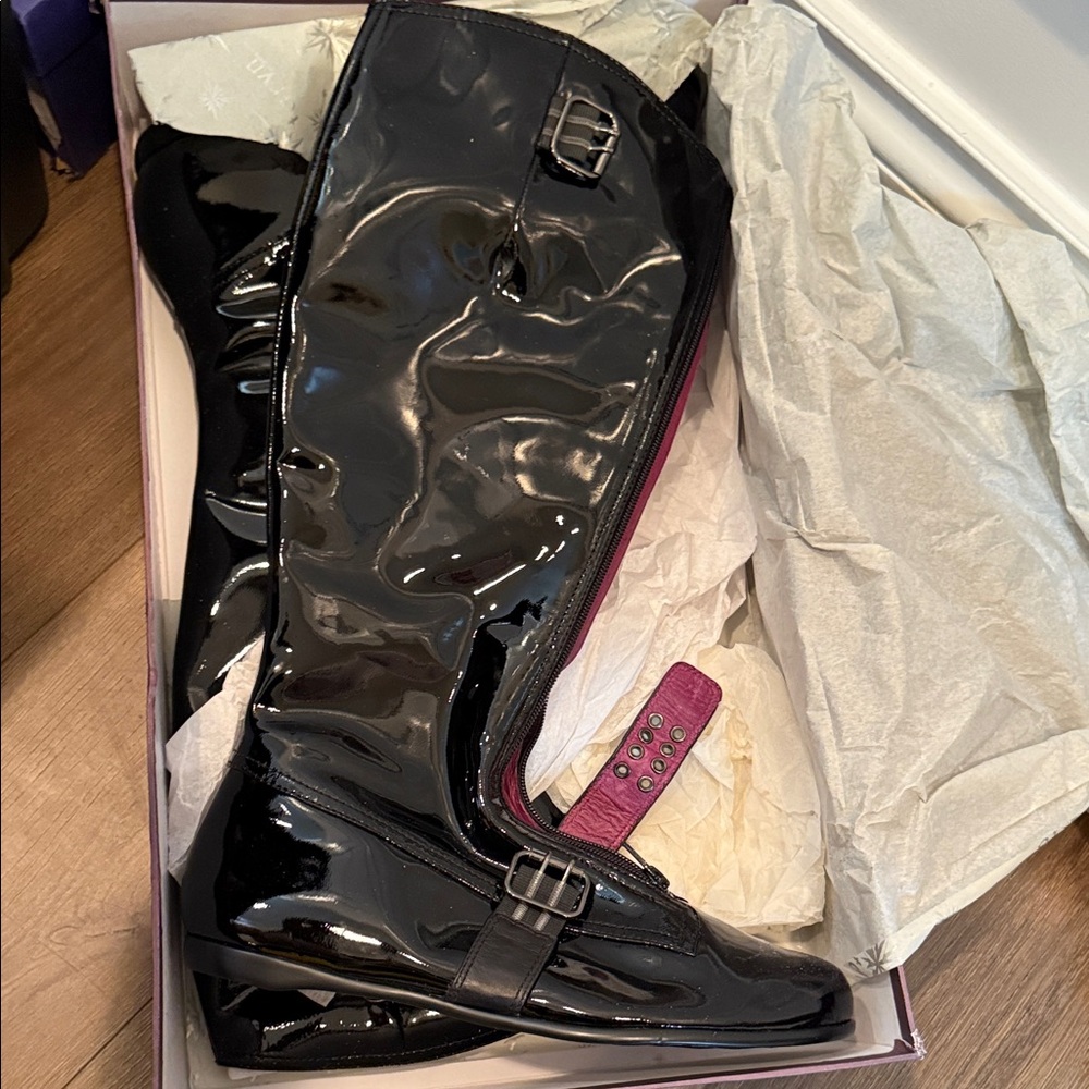 NWT VINTAGE Taryn Rose Shiny Black Over the Knee Boots